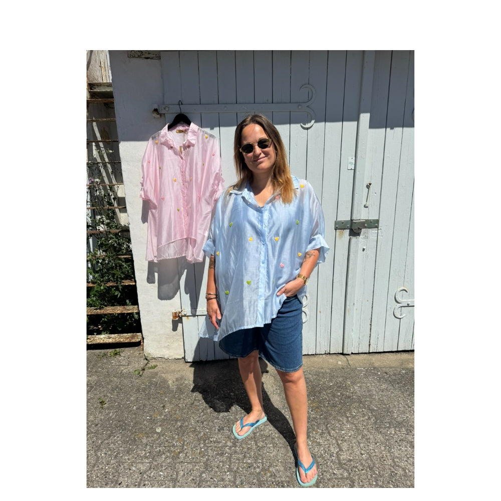 Boho Love skjorte – B1361 (Lyseblå)