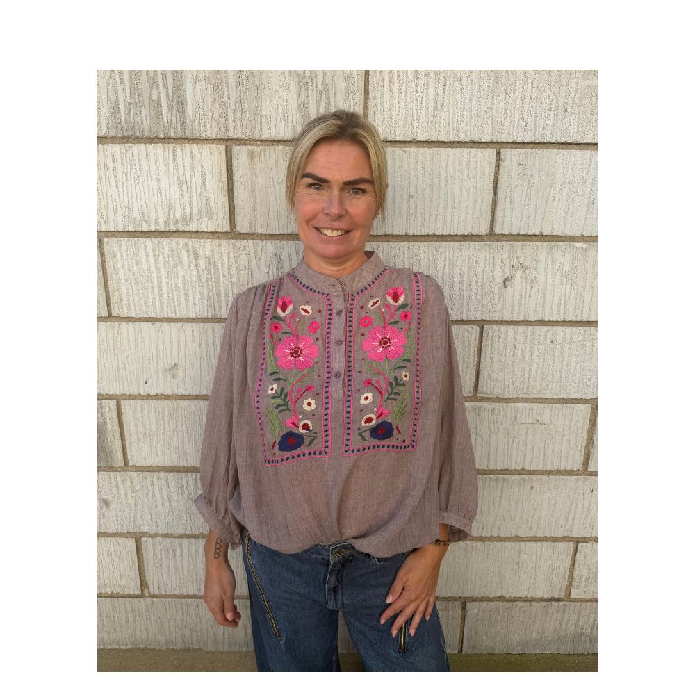 Qnuz bluse - Boheme shirt w embrodery – 9455 – Taupe (63)