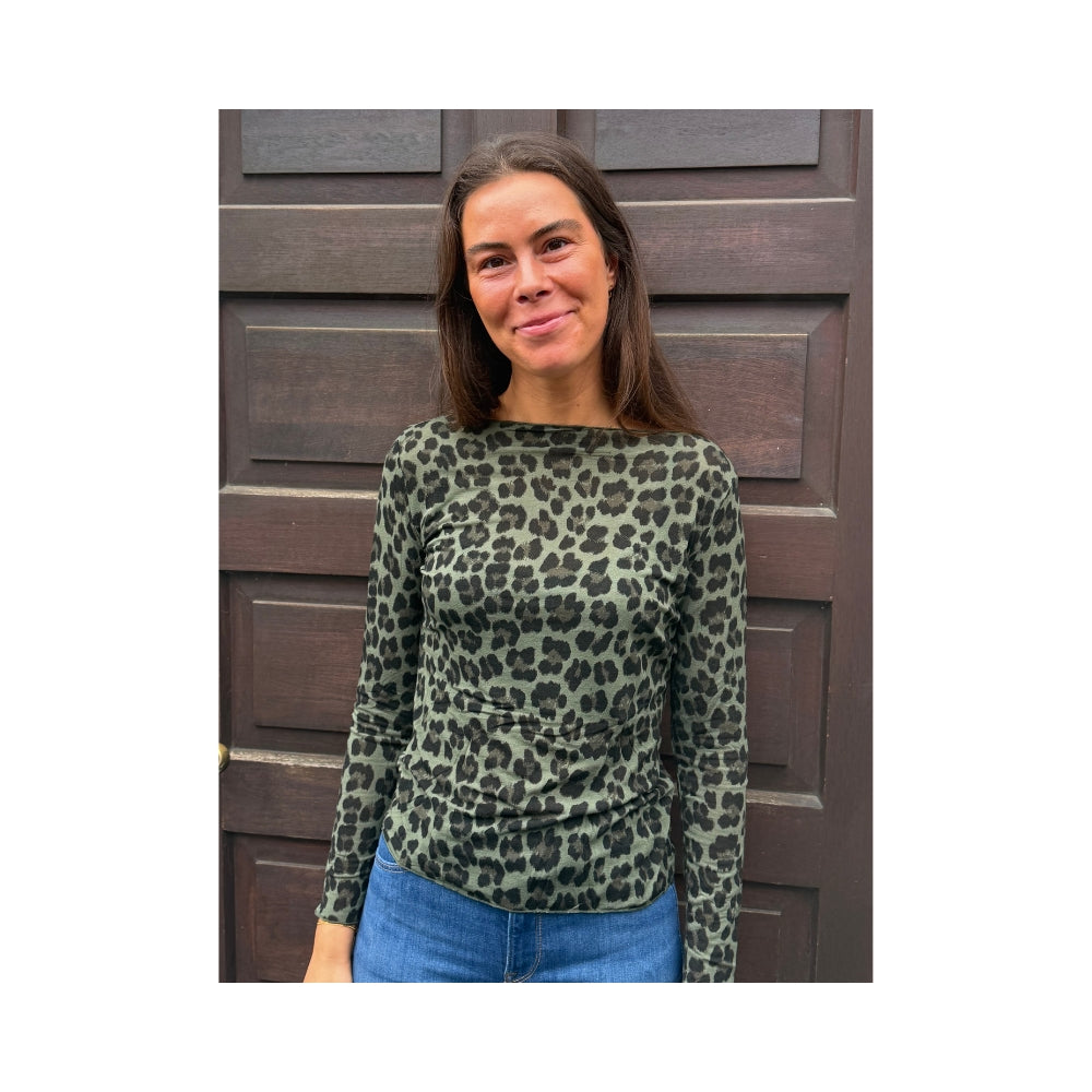 Boho Love bluse – B1415 00409 (Grøn leo)