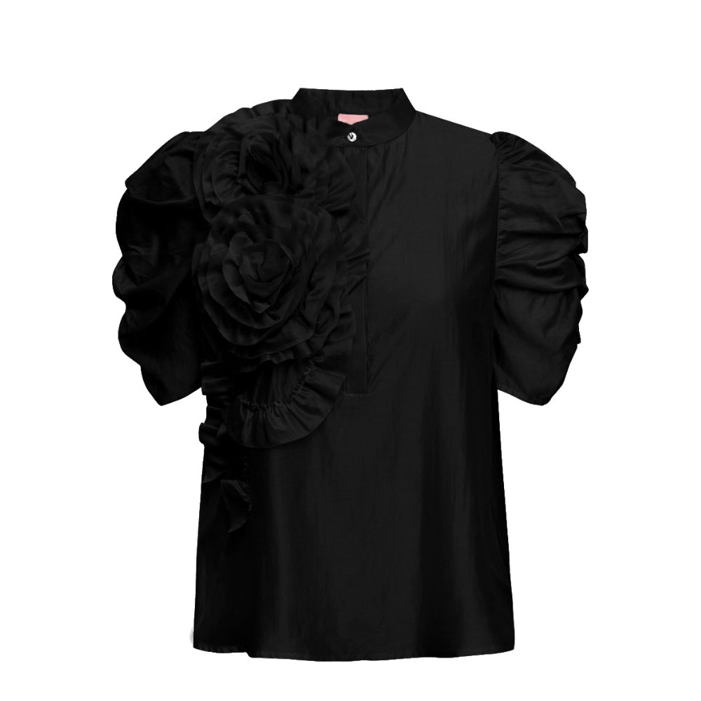 Gossia bluse med blomst – Annsofi (Sort)