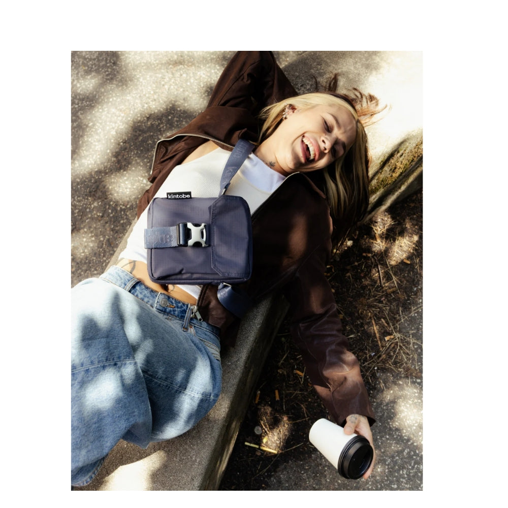 Kintobe NICO Crossbody taske - Concrete Lilac - Twillight Blue