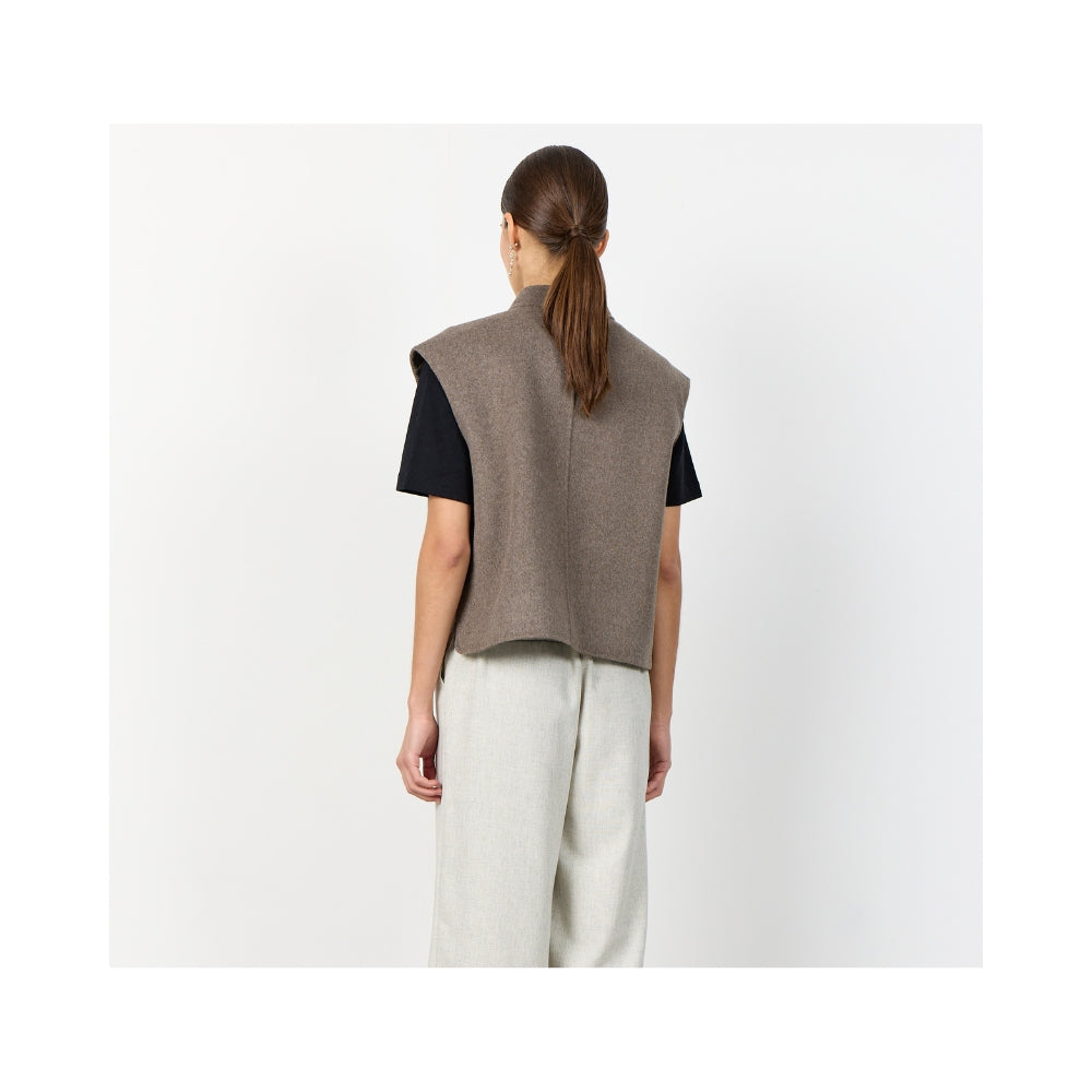 Leveté Room vest – LR-Owa 40 (Lysebrun)