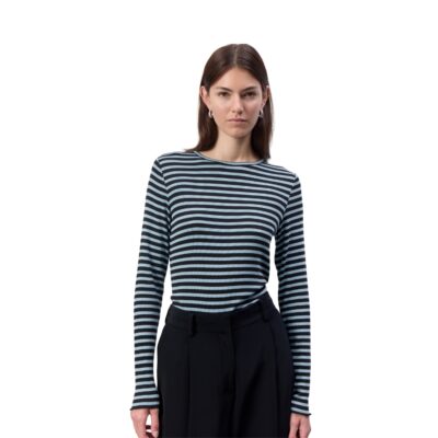 Leveté Room bluse - LR-Ika 11 (Sort/Blå) Levete Room basis bluse LR-IKA 11 - 400718 – L999C Black/Blue