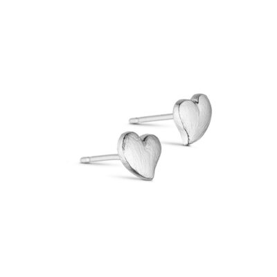 Pure by Nat øreringe – Esmee post heart (Sølv)