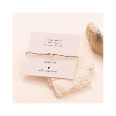 A Beautiful Story armbånd – Iris Card Moonstone (Grå)