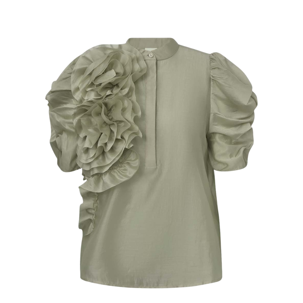 Gossia bluse med blomst – Annsofi (Støvet Grøn) Gossia bluse med blomst - AnnsofiGO Blouse – G1805 - Light Dusty Green