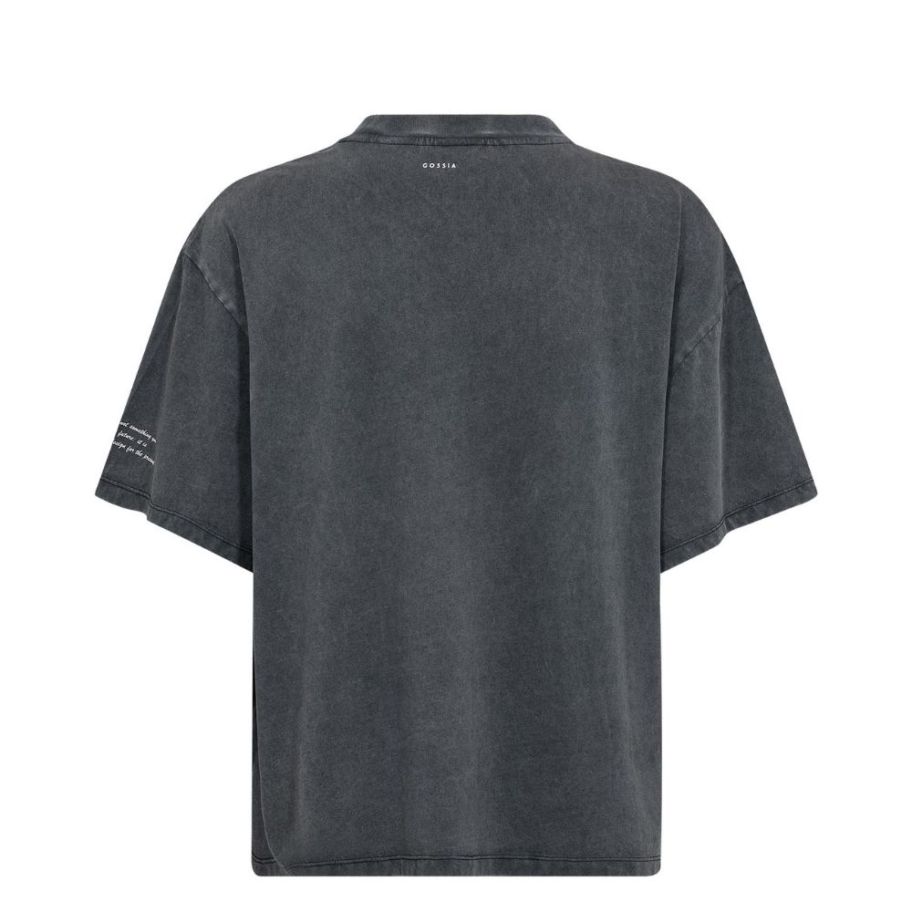 Gossia t-shirt - MaggieGO (Gråsort) Gossia t-shirt - MaggieGO Tee – G3074 - Black washed