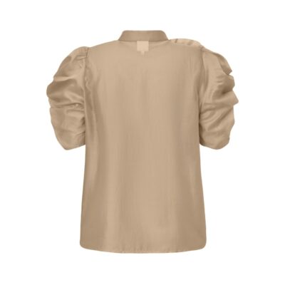 Gossia bluse med blomst – Annsofi (Sand)