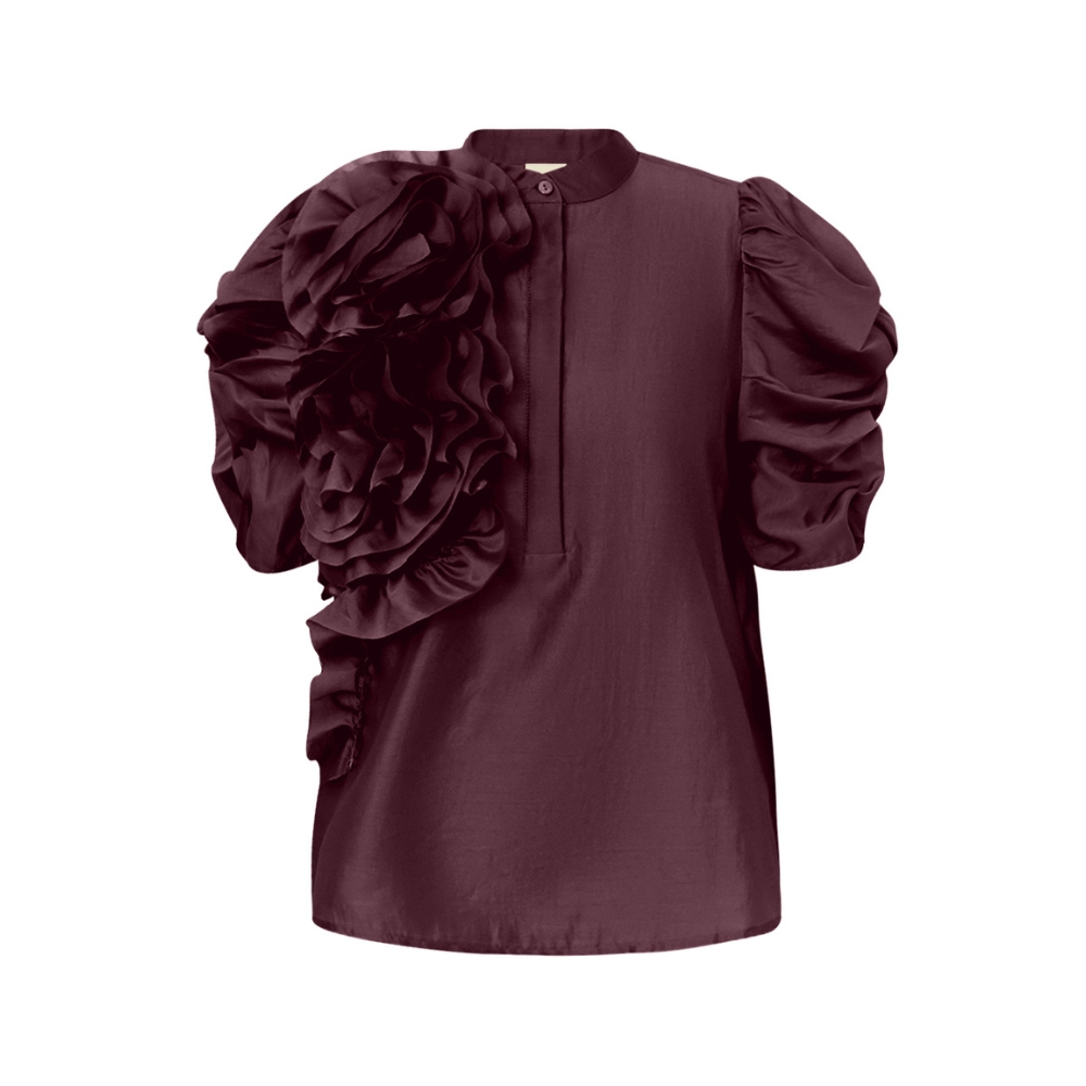 Gossia bluse med blomst – Annsofi (Bordeaux) Gossia bluse med blomst – Annsofi (Bordeaux)