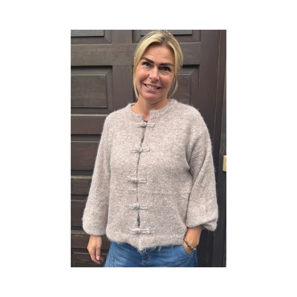 Lecoco cardigan – Angie 35289 (Sand) Lecoco cardigan – Angie 35289 (Sand)